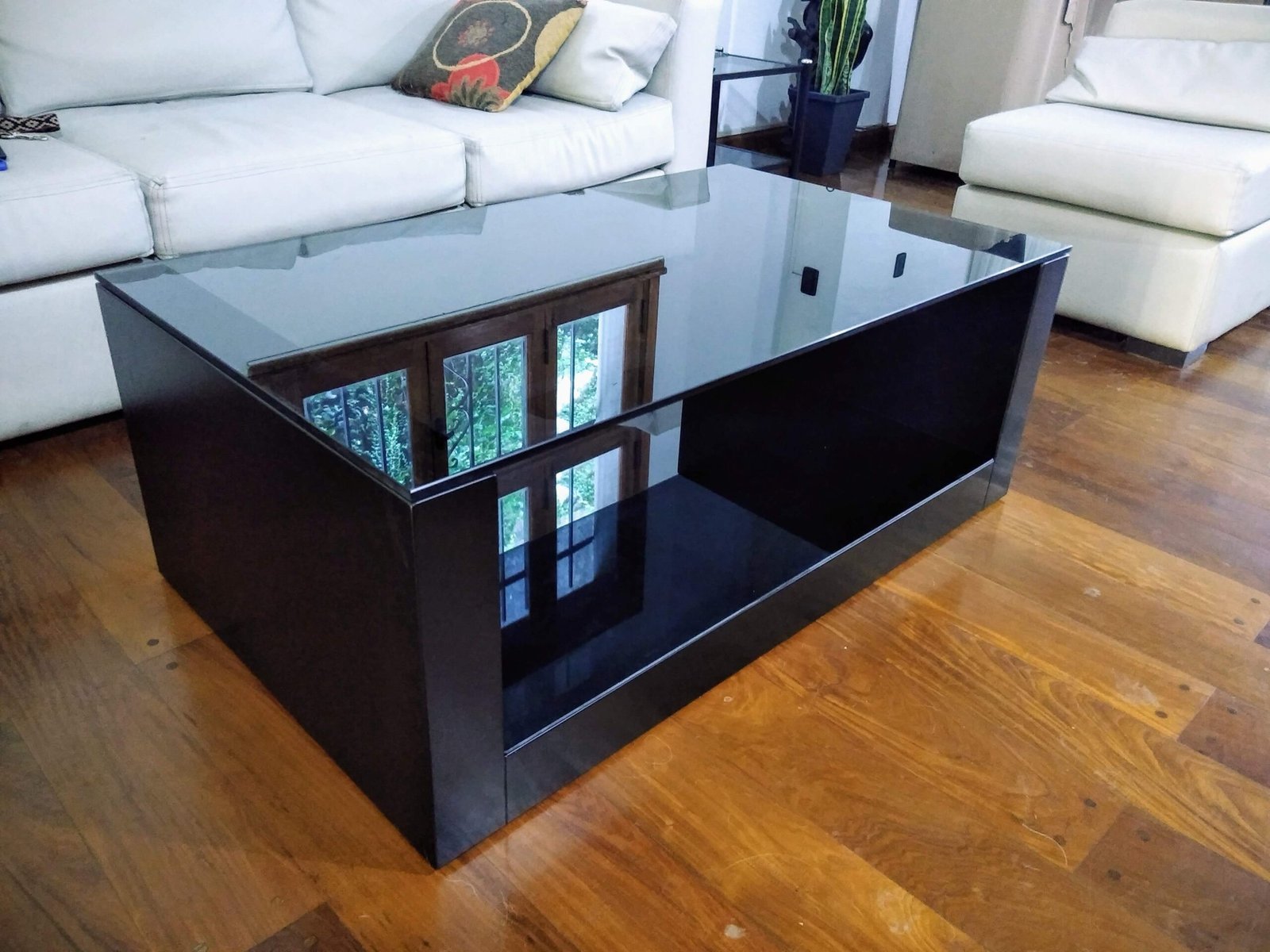 Detalle de cocina optimizada con mueble a medida