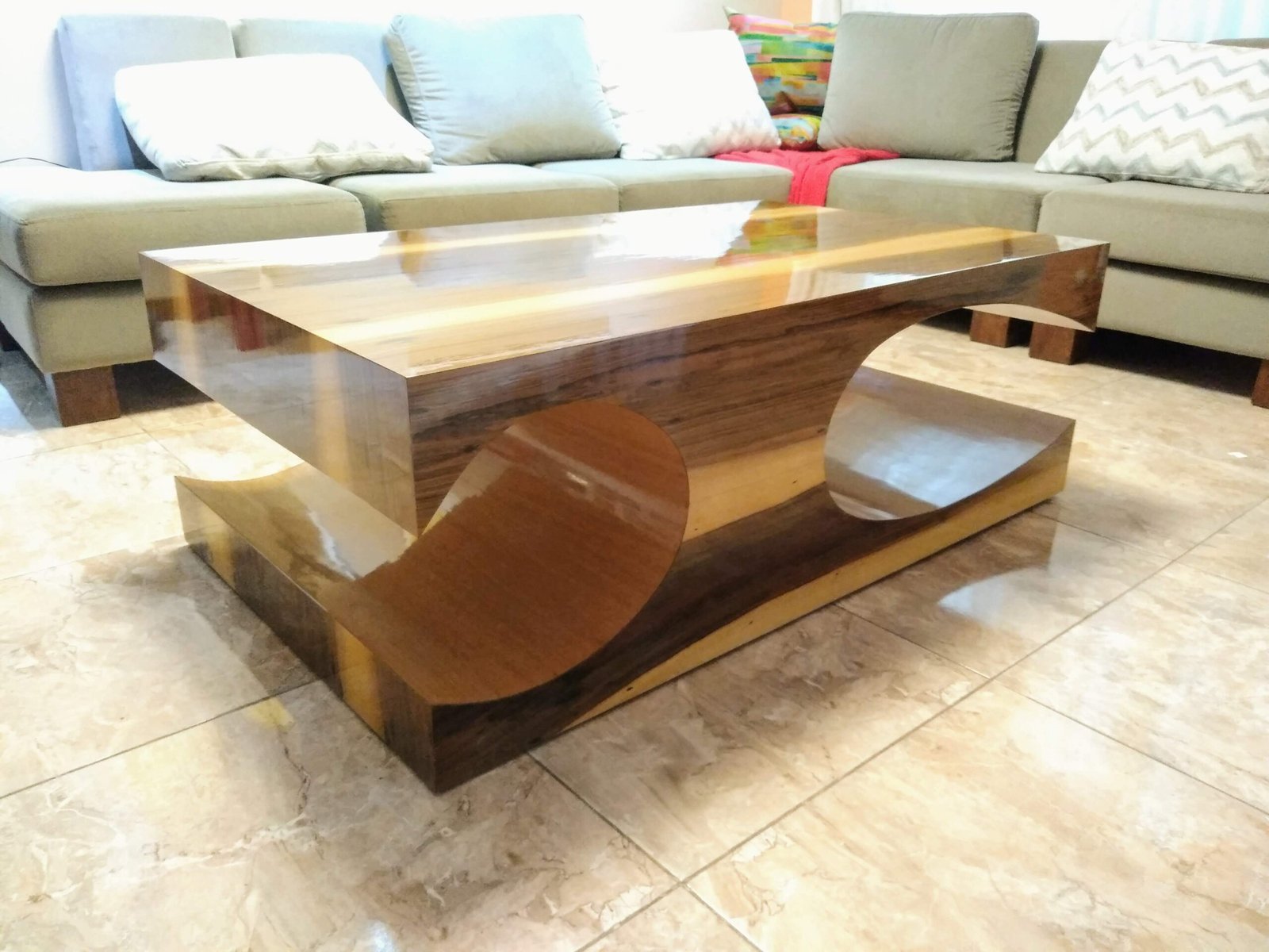 Mueble a medida con terminaciones prolijas