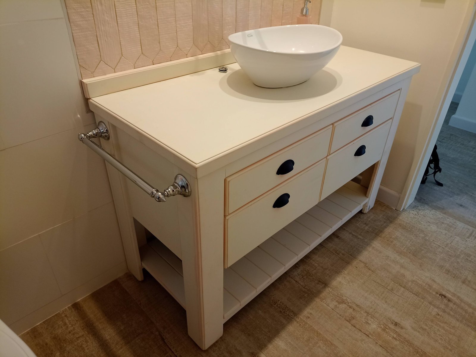 Detalle de mobiliario terminado